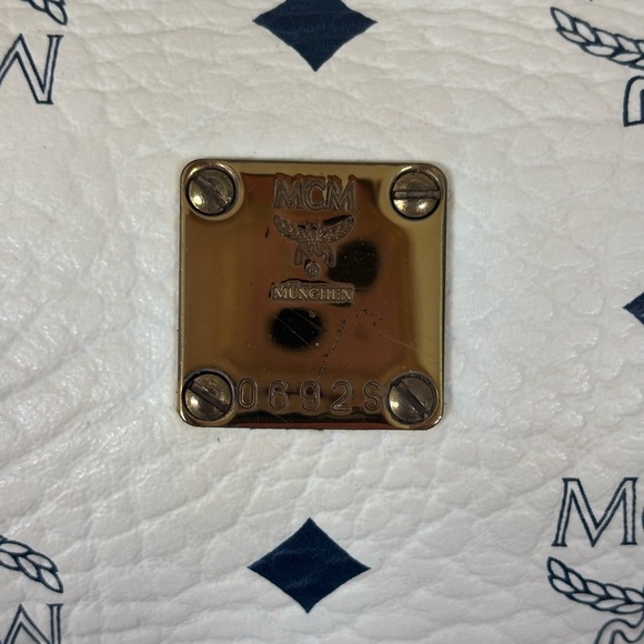 MCM White and Navy Logo Shoulder Bag - Picture 2 of 9